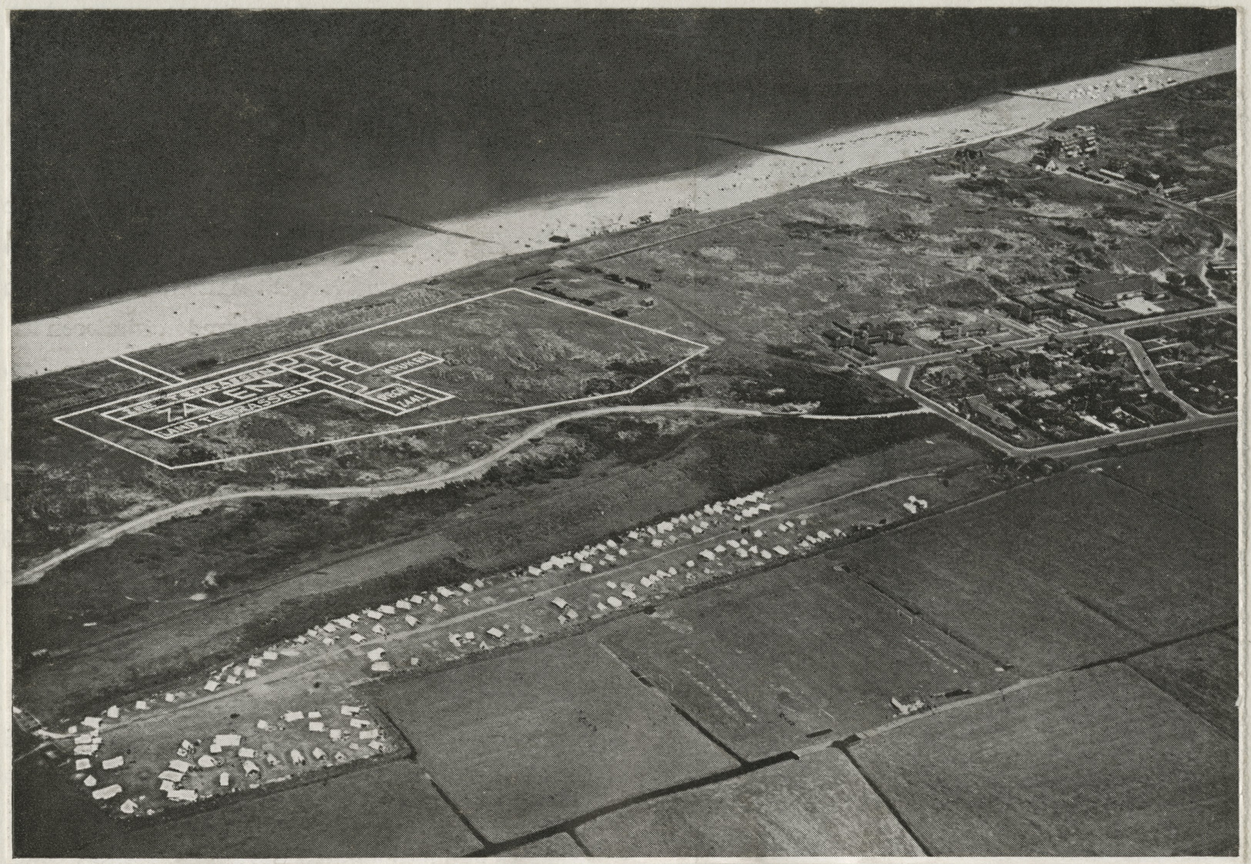 Kijkduin - 1937 Tentenkamp en plattegrond toekomstig Tweede Zeehospitium