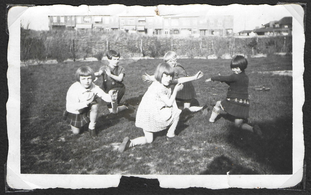 1926 - dansen leren - plein Kijkduinschool