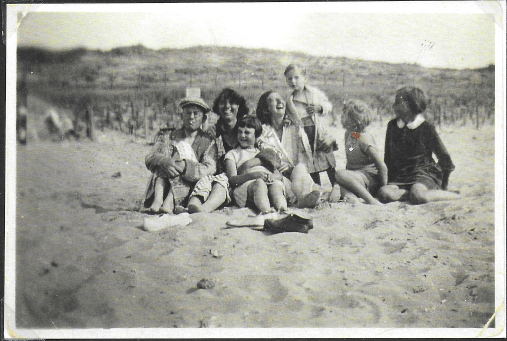 1930 - zomer strand Kijkduin