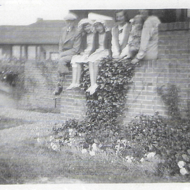 1931 - Zandvoortselaan 18 - Lea en Frieda Kortman